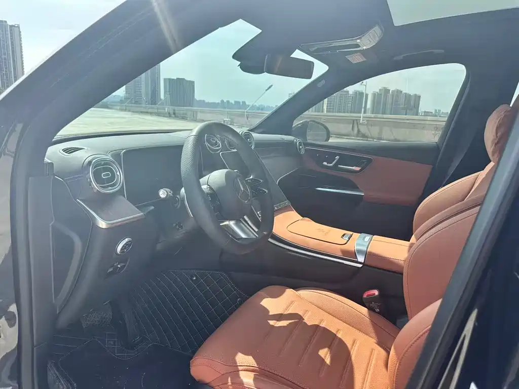 Mercedes-Benz GLC 2025