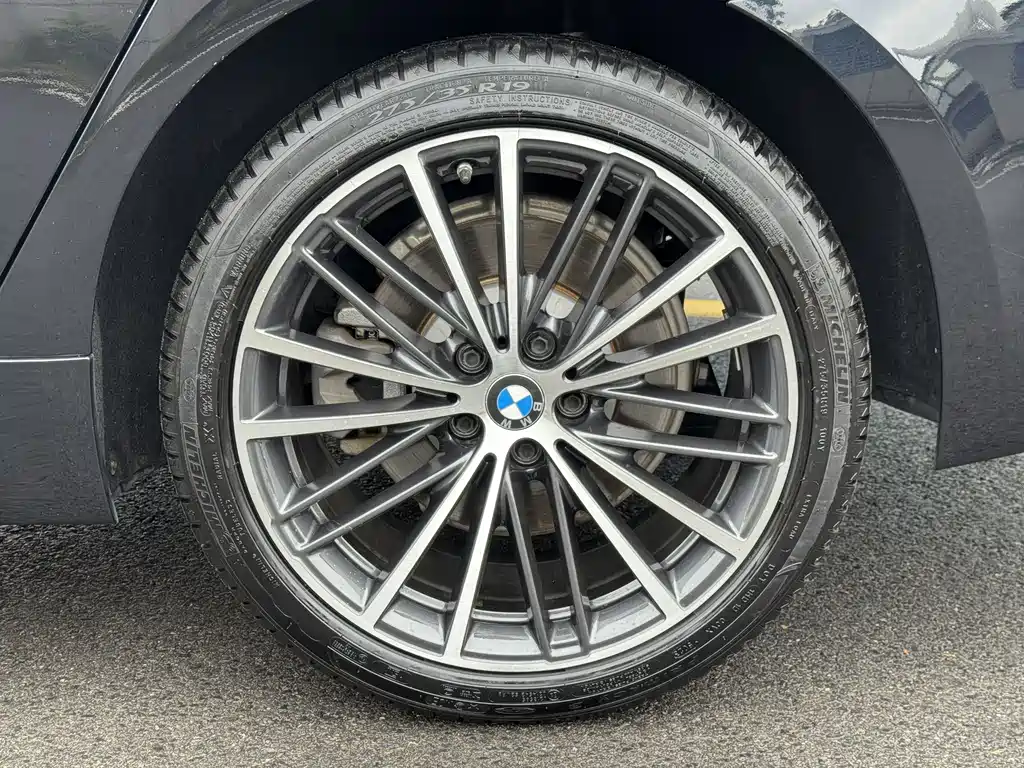BMW 5 Series 2021
