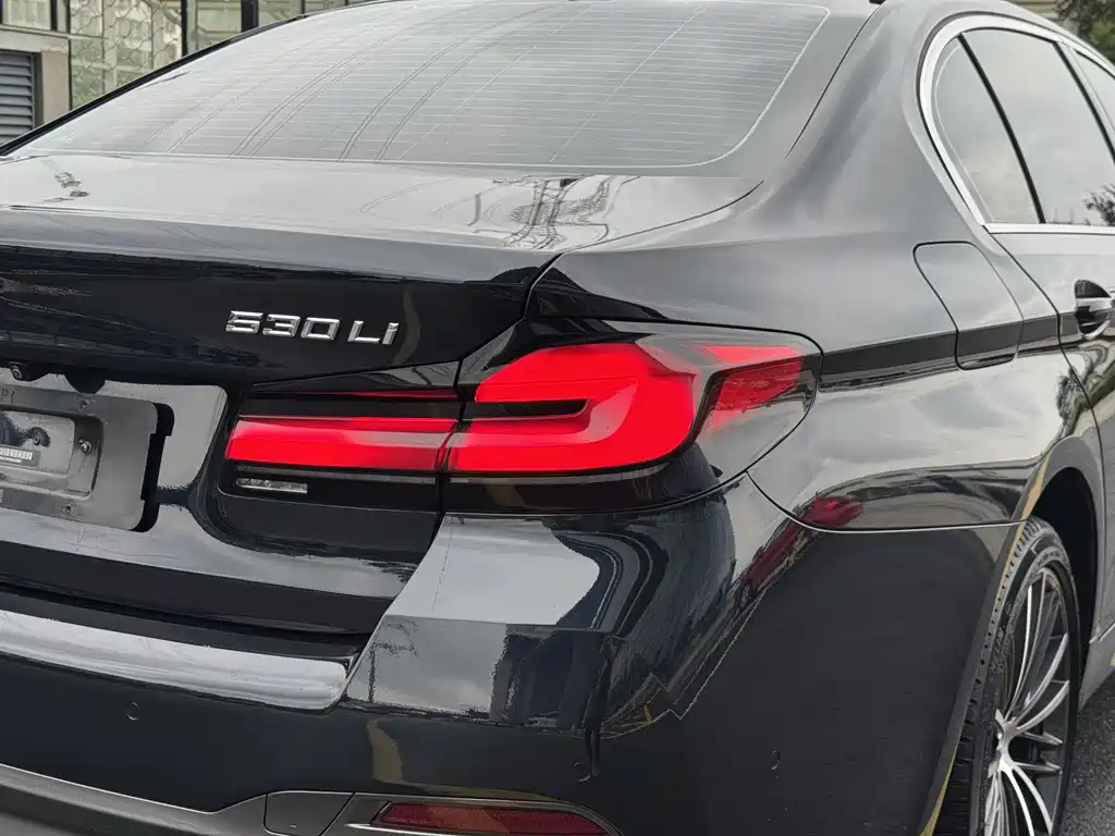 BMW 5 Series 2021