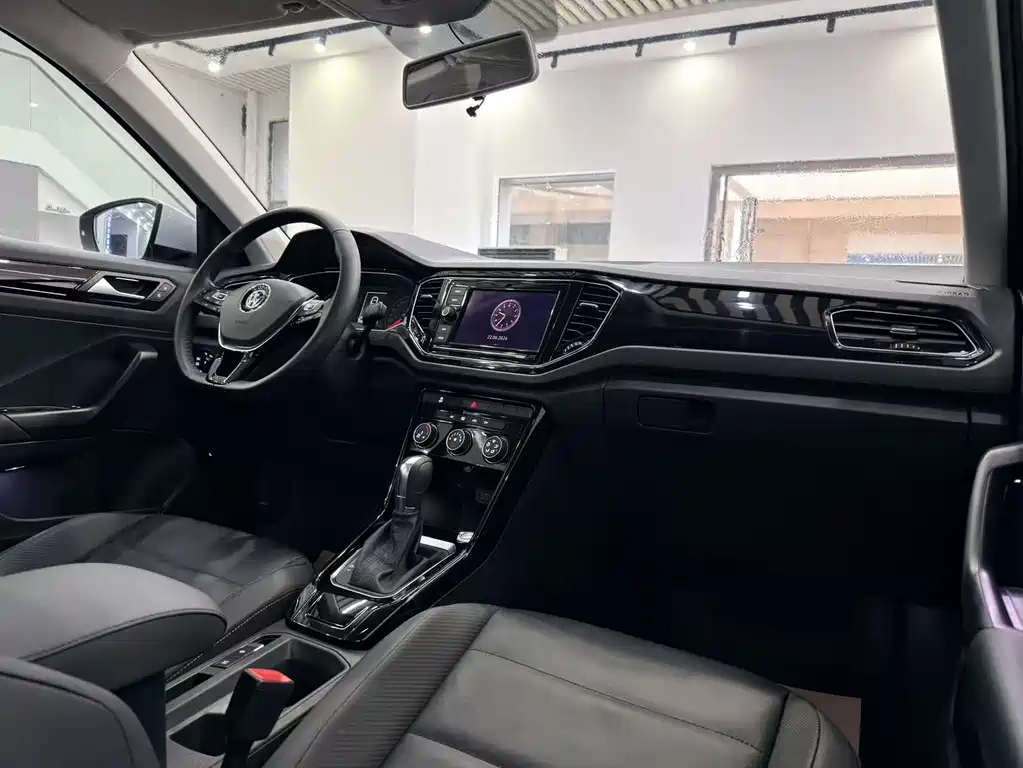 Volkswagen T-Roc 2019 — фото 8