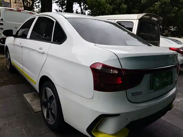 Dongfeng E70 2023