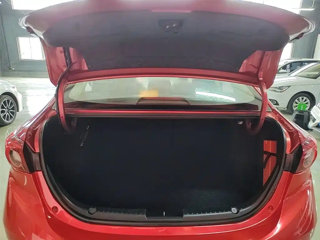 Mazda 3 Axela 2017 — фото 19
