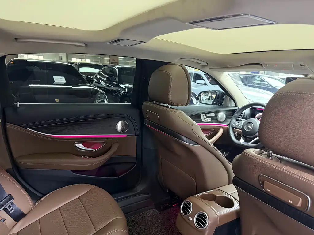 Mercedes-Benz E-Class 2020 — фото 13