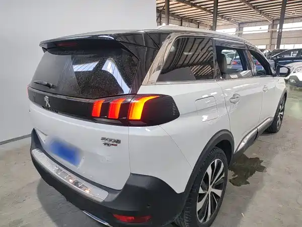 Peugeot 5008 2017