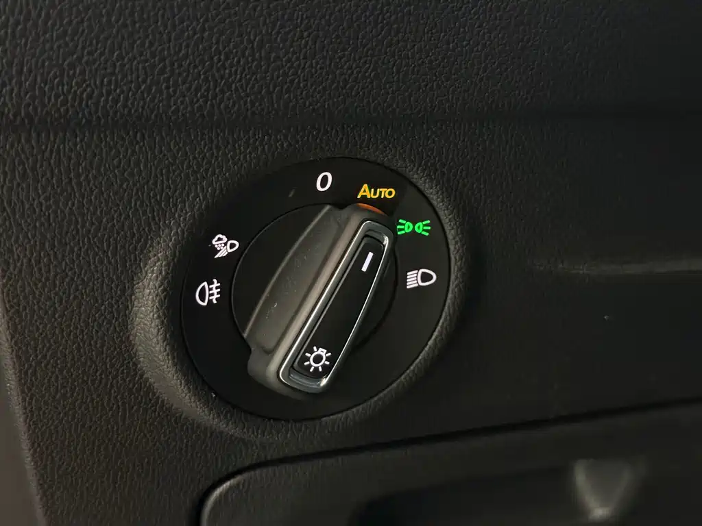 Volkswagen Tiguan L 2023 — фото 13