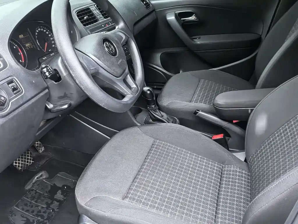 Volkswagen Polo 2015