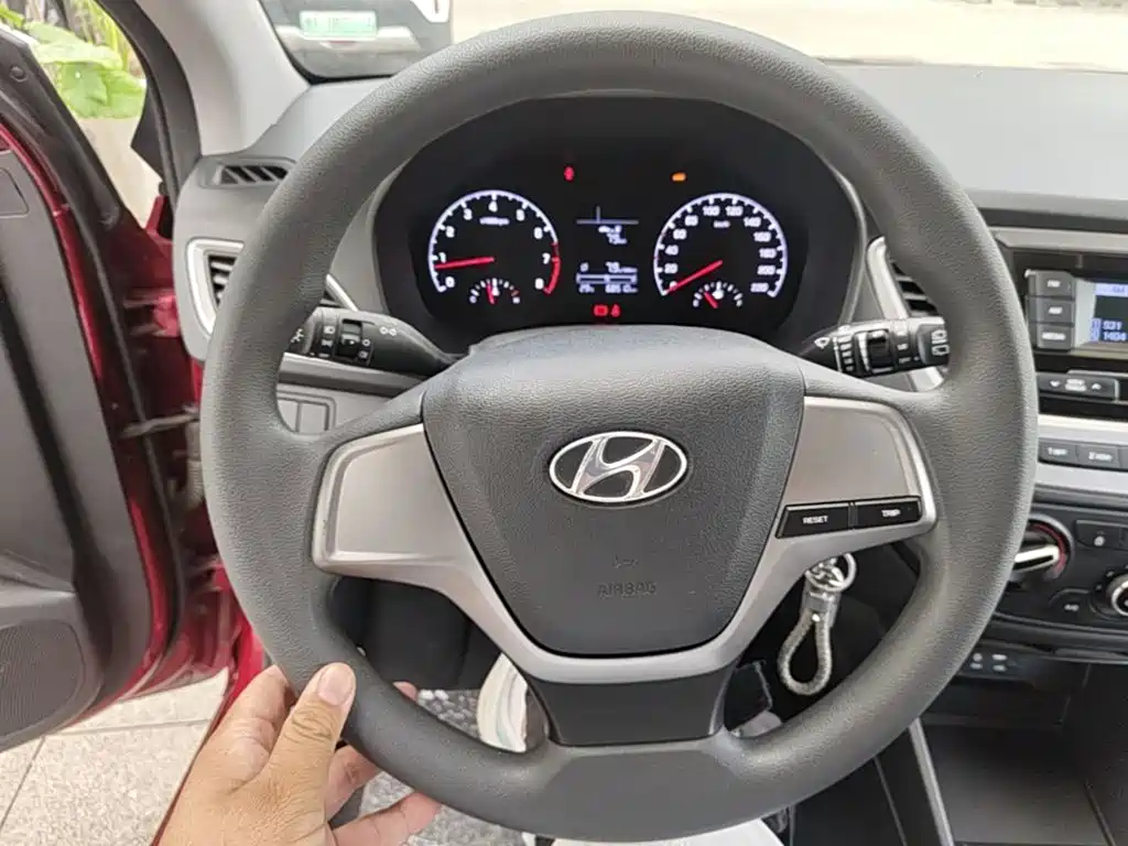 Hyundai Verna RV 2018 — фото 11