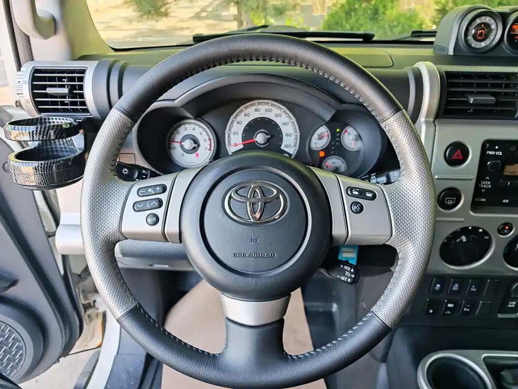 Toyota FJ Cruiser 2018 — фото 18