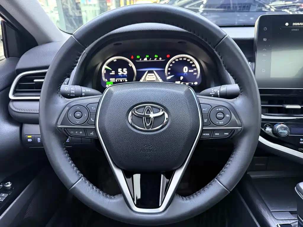 Toyota Camry 2023 — фото 10