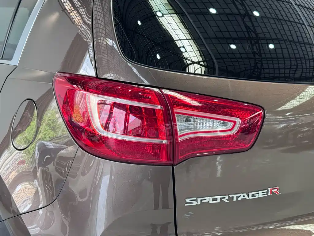 Kia Sportage 2012 — фото 25