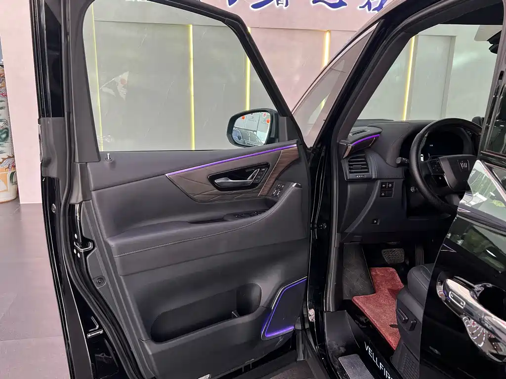 Toyota Vellfire 2024 — фото 12