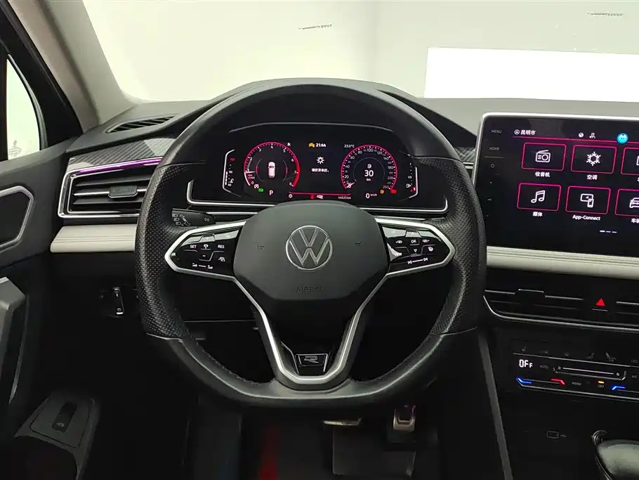 Volkswagen Tiguan L 2023 — фото 15