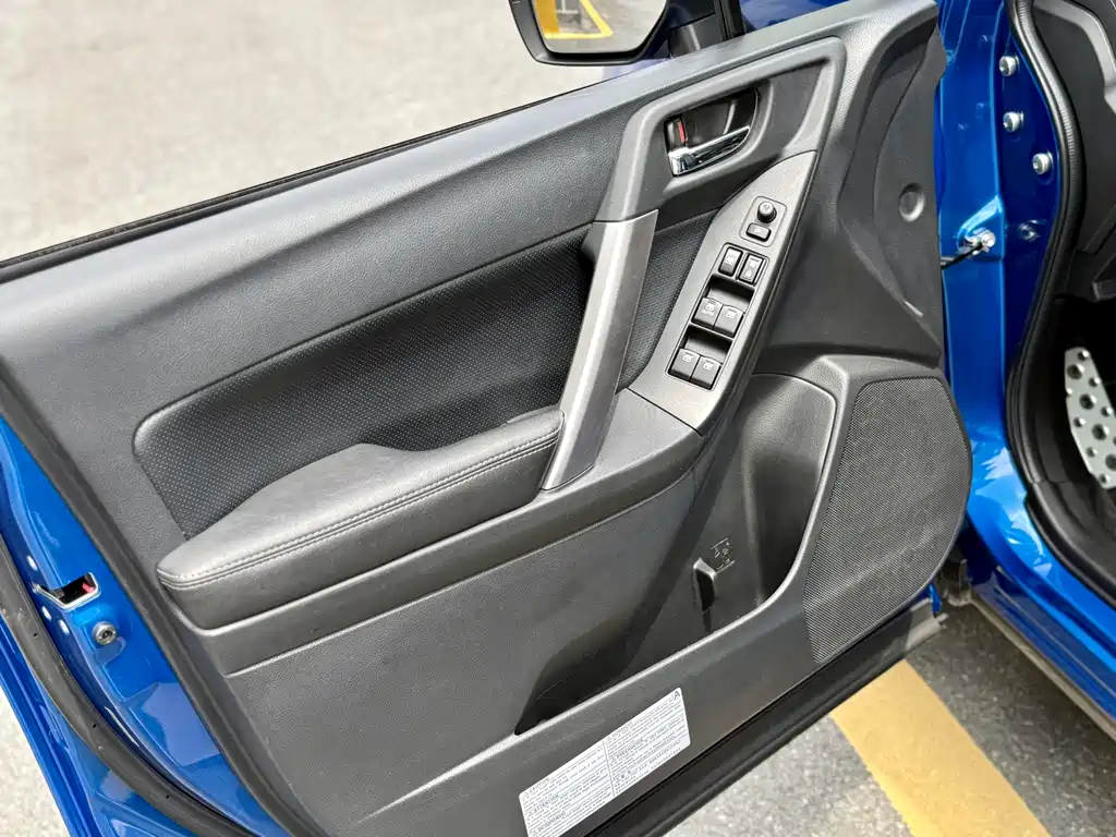 Subaru Forester 2015 — фото 12
