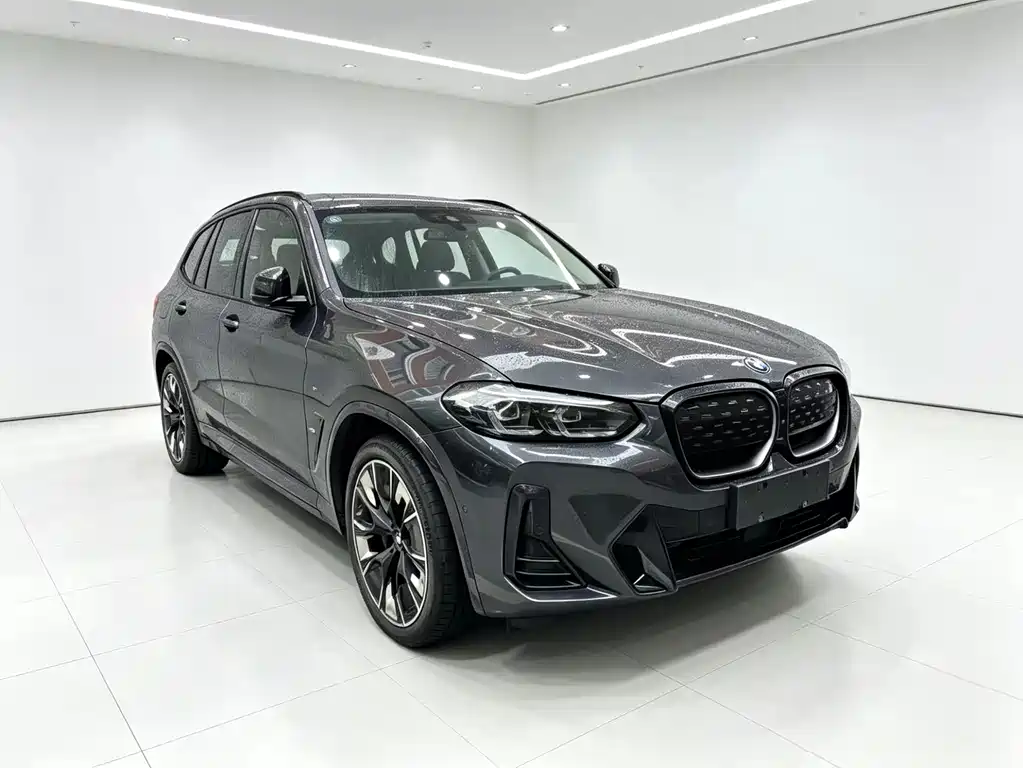 BMW iX3 2023