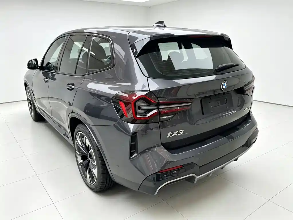 BMW iX3 2023