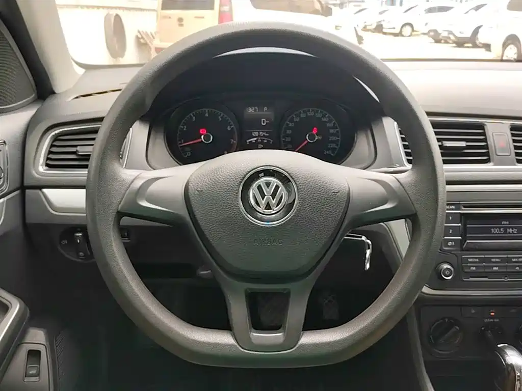 Volkswagen Lavida 2016 — фото 11