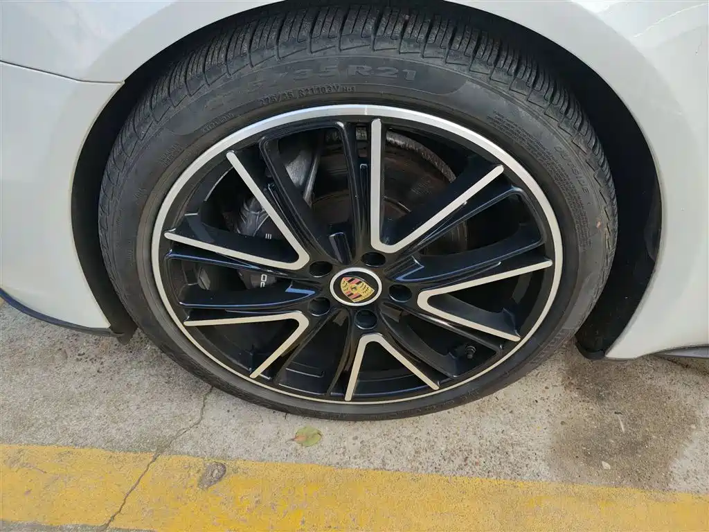 Porsche Panamera 2018 — фото 25