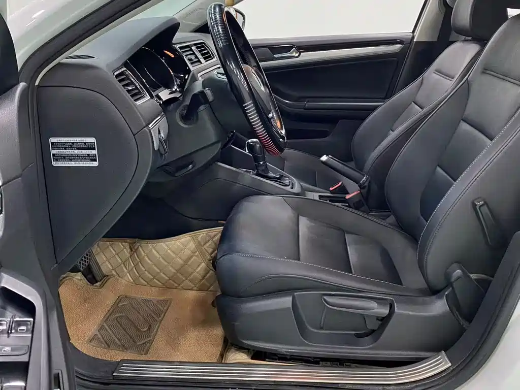 Volkswagen Sagitar 2017