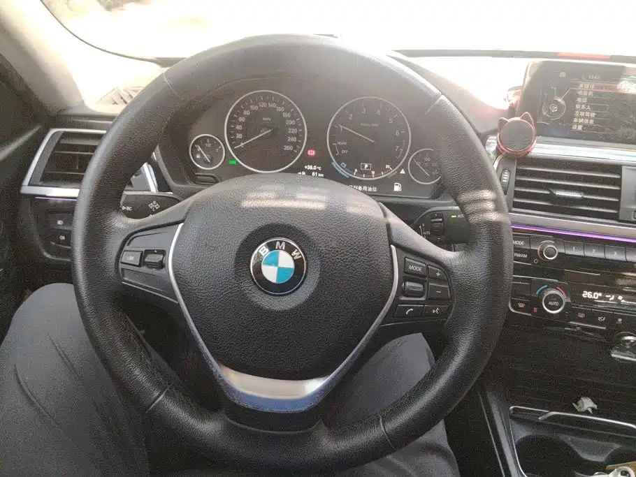 BMW 3 Series 2017 — фото 15