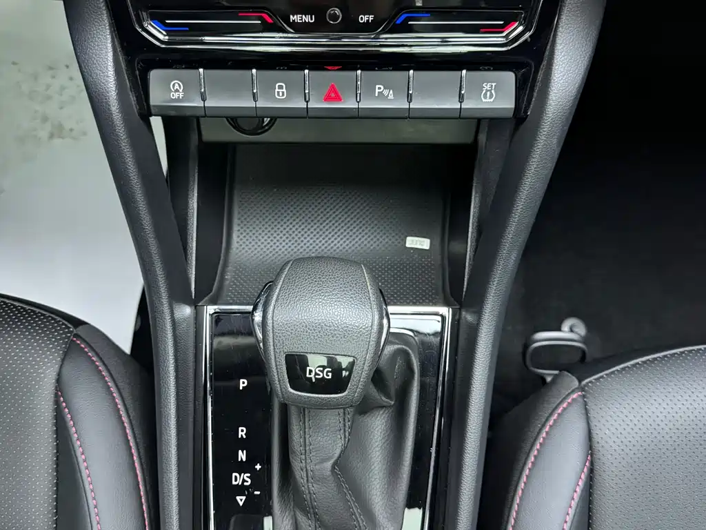 Skoda Karoq 2022 — фото 15
