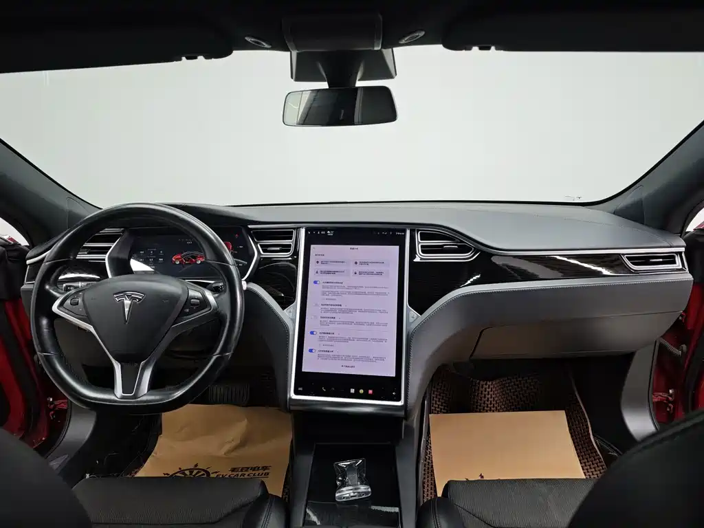 Tesla Model S 2017 — фото 18