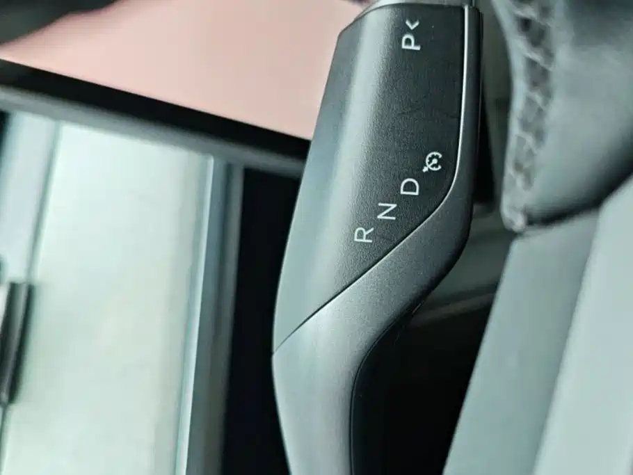 Tesla Model Y 2024 — фото 16