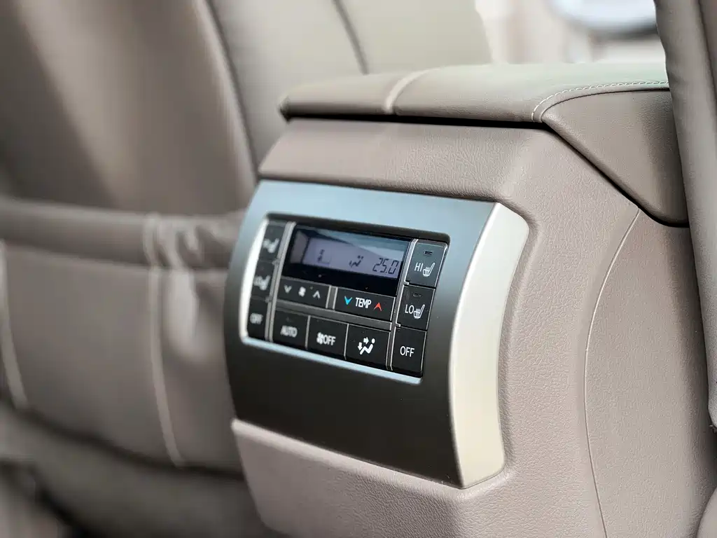 Lexus GX 2019 — фото 20