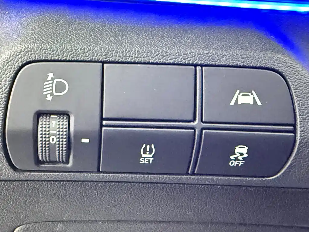Hyundai Elantra 2021 — фото 13