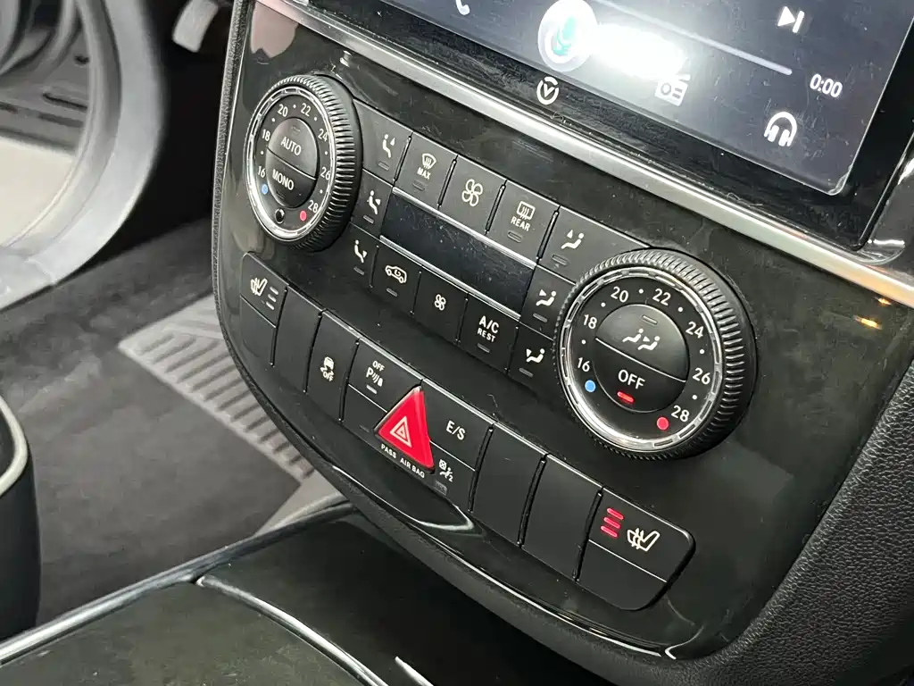 Mercedes-Benz R-Class 2017 — фото 14