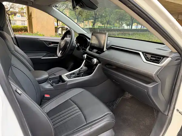 Toyota RAV4 2023