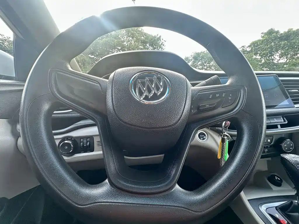 Buick Excelle 2017 — фото 12