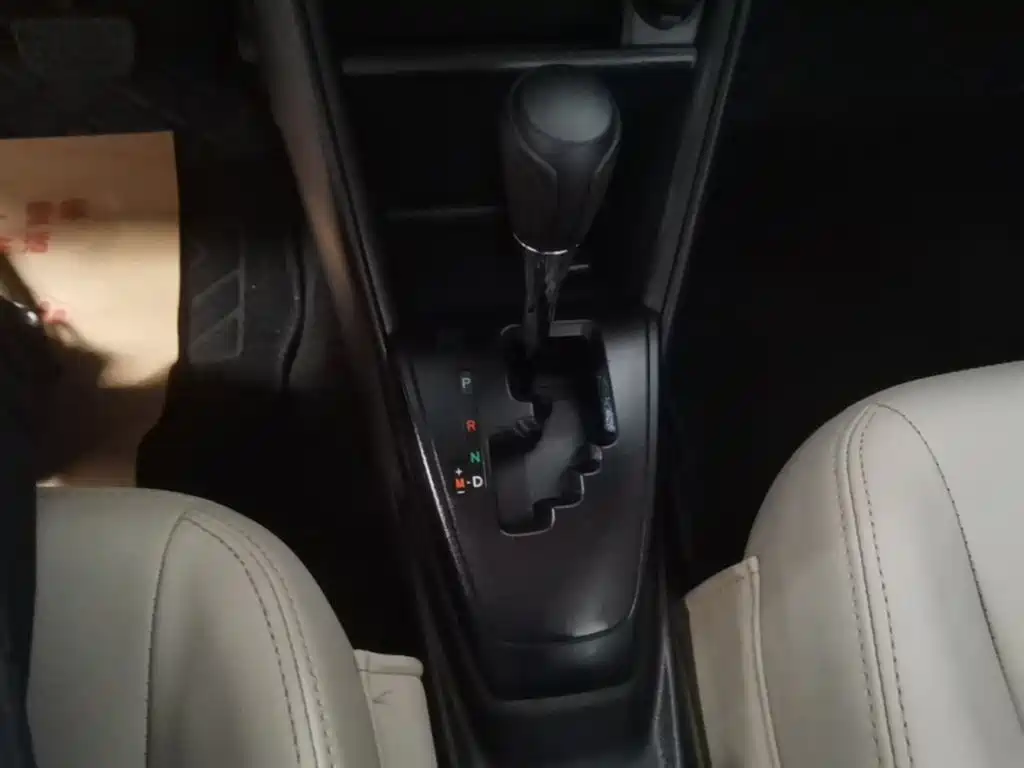 Toyota Yaris L 2017 — фото 14