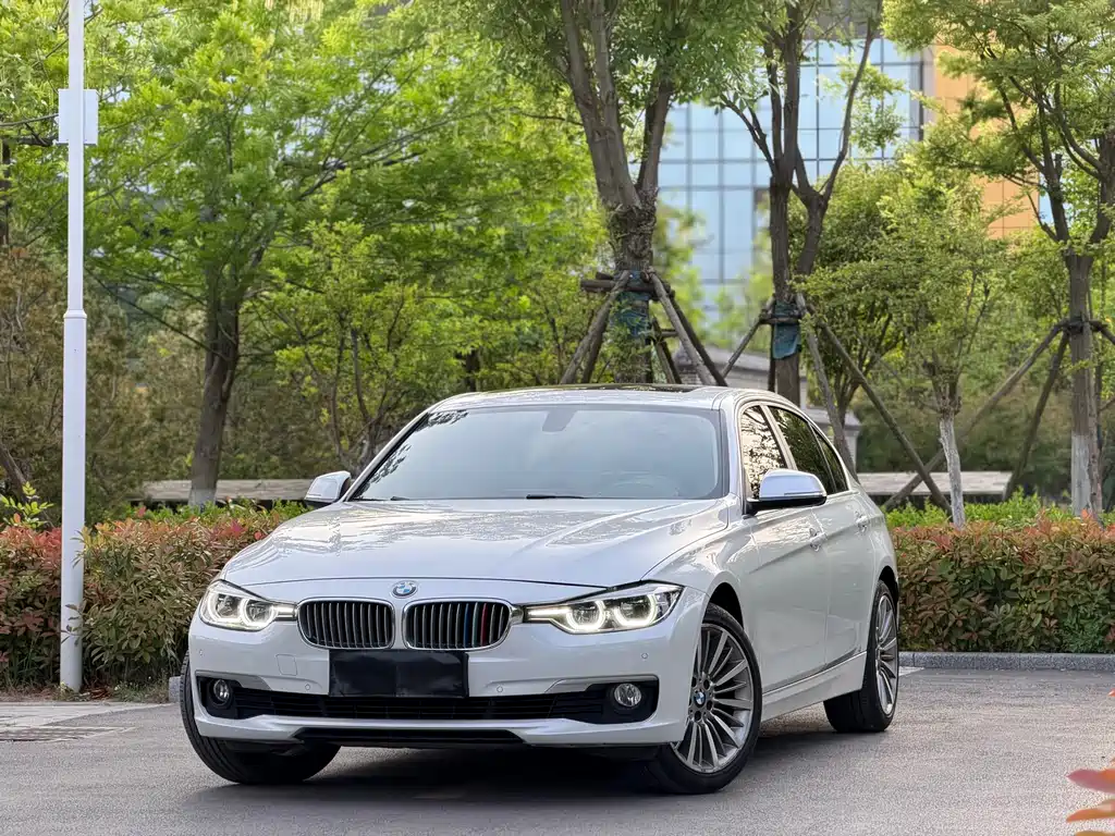 BMW 3 Series 2019 — фото 1