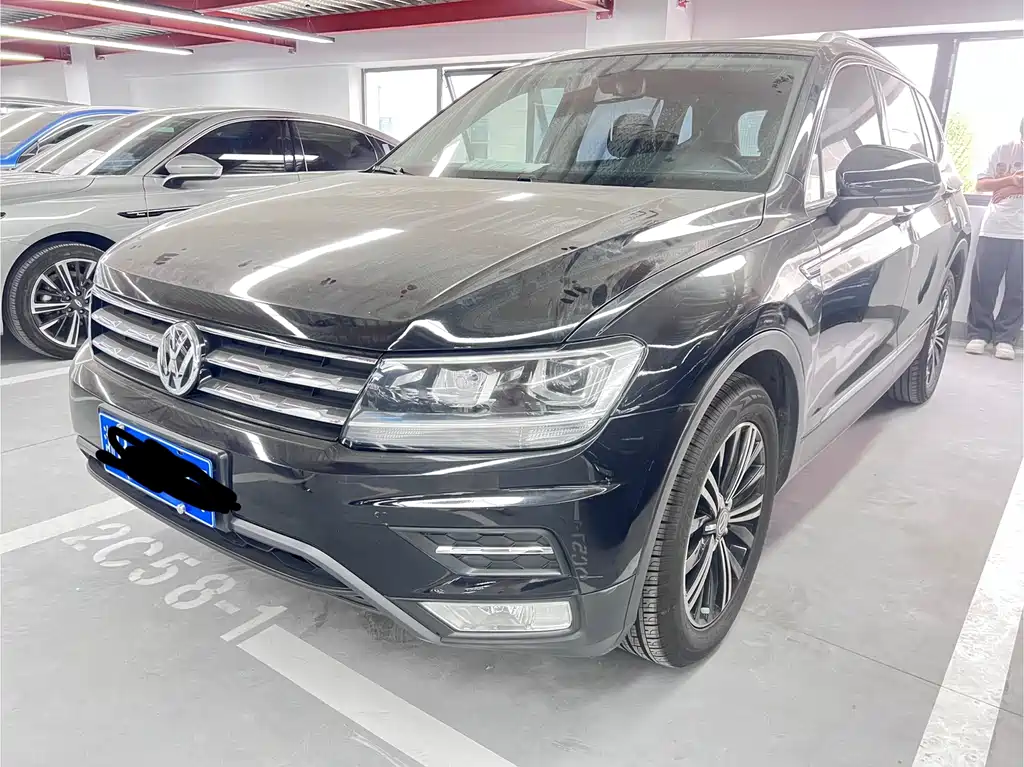 Volkswagen Tiguan L 2020 — фото 1
