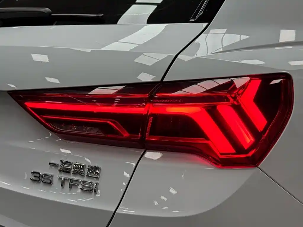 Audi Q3 2022 — фото 20