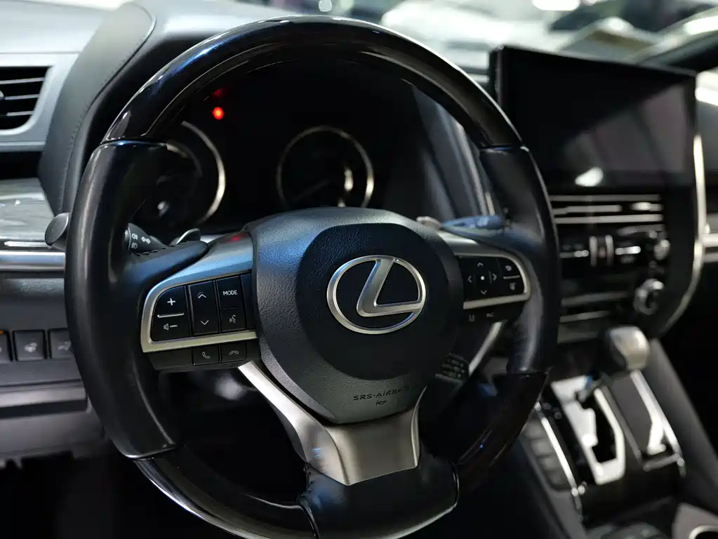 Lexus LM 2023 — фото 7
