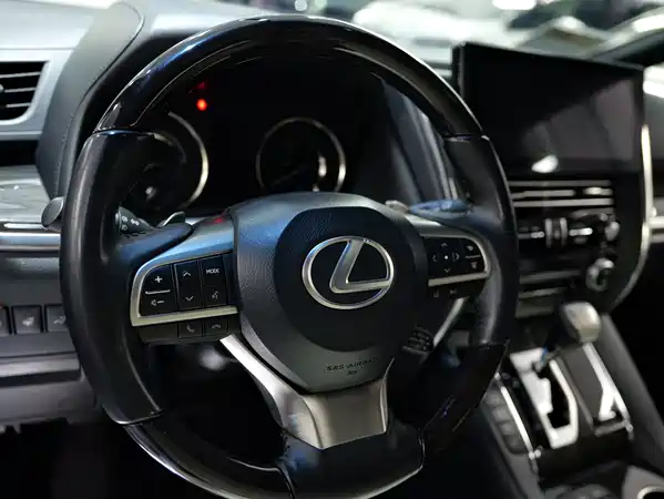 Lexus LM 2023