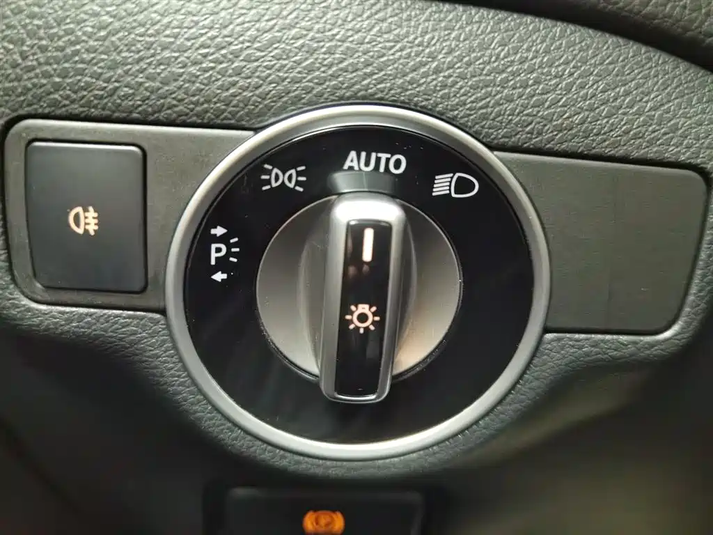 Mercedes-Benz CLA 2018 — фото 21