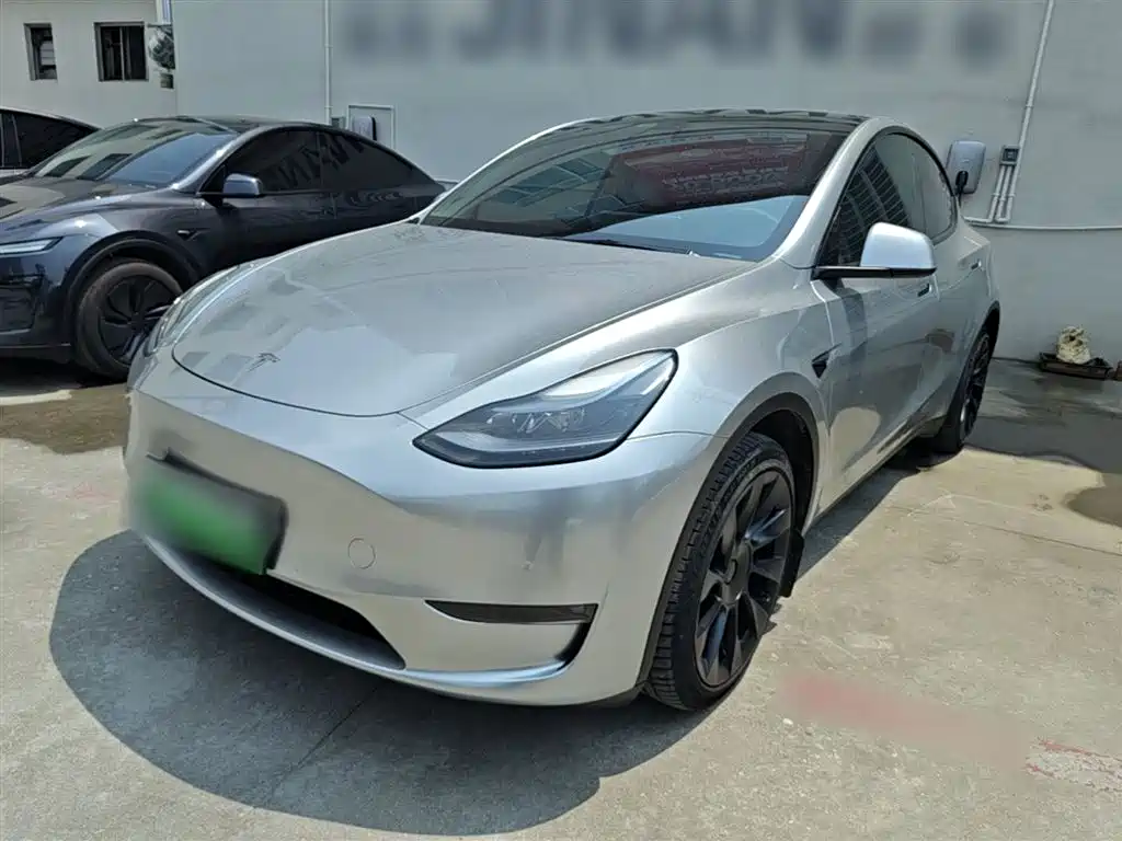 Tesla Model Y 2023 — фото 1