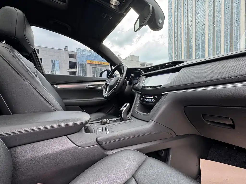 Cadillac XT6 2022 — фото 13