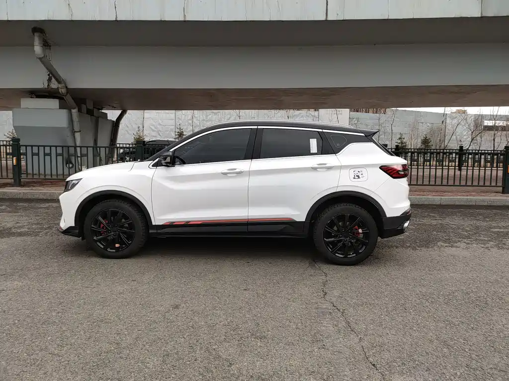 Geely Binyue 2022