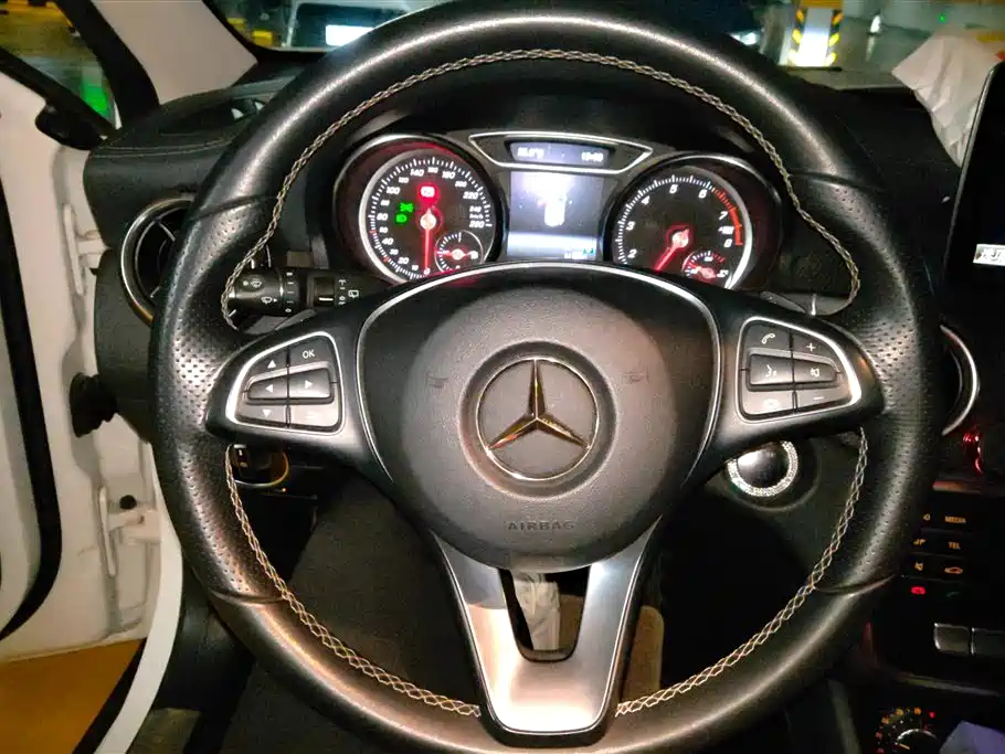 Mercedes-Benz GLA 2018 — фото 15