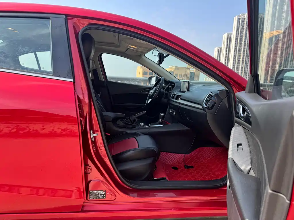 Mazda 3 Axela 2016 — фото 15