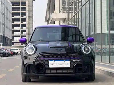 MINI MINI 2023