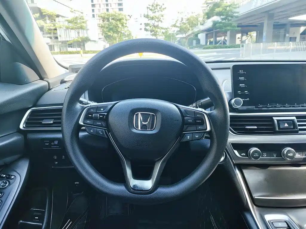 Honda Accord 2019 — фото 12