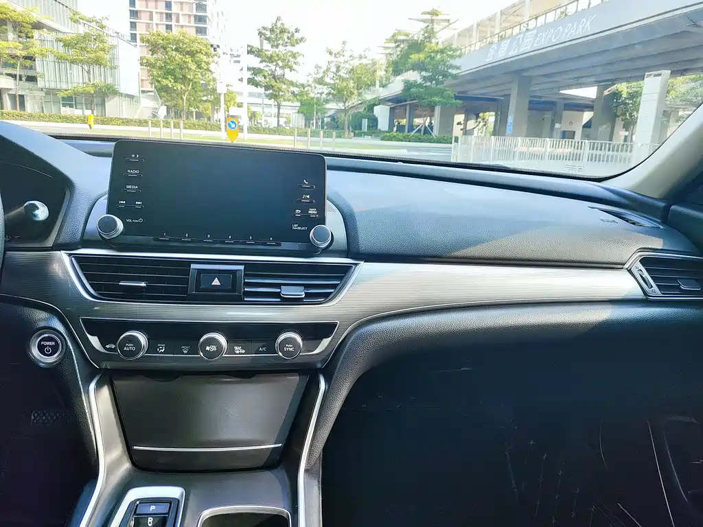 Honda Accord 2019 — фото 13