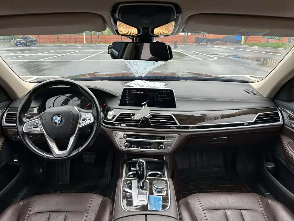 BMW 7 Series 2017 — фото 6