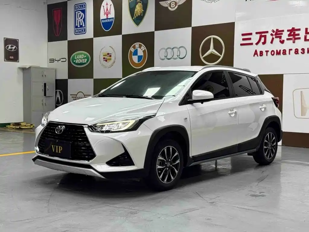 Toyota Yaris L 2023