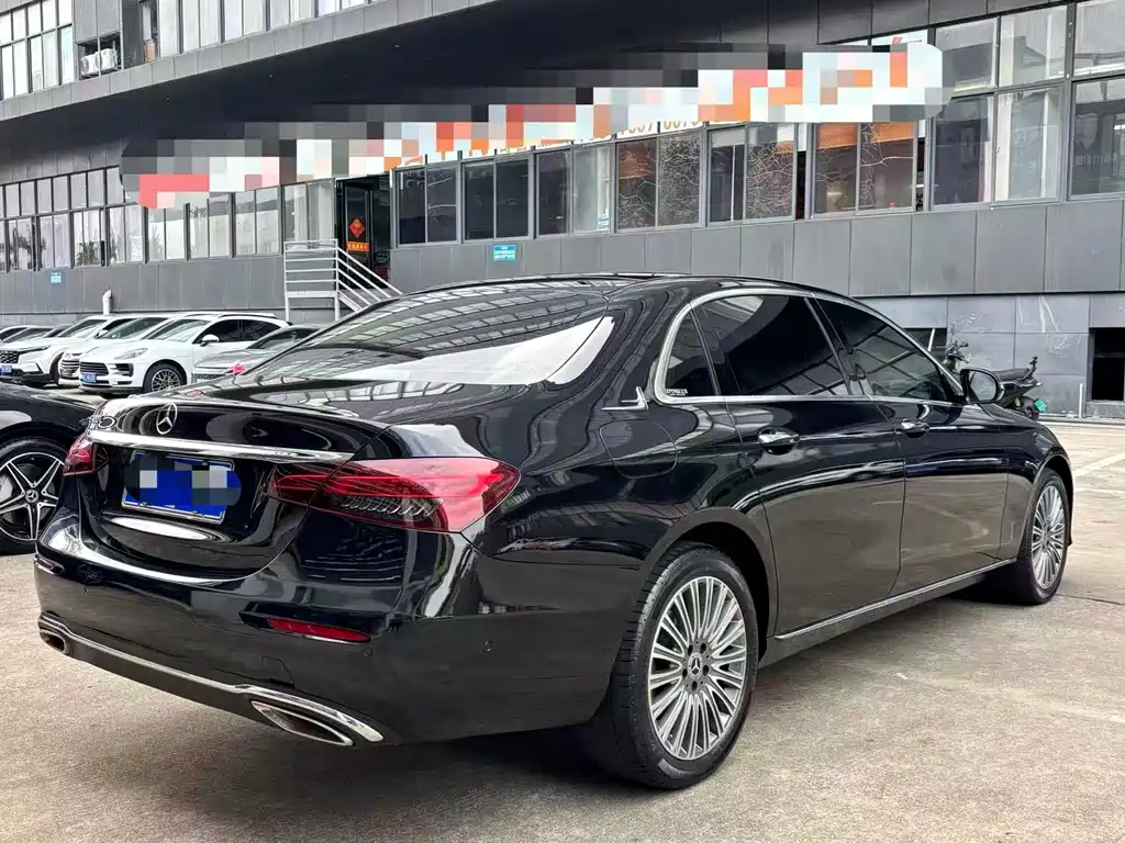 Mercedes-Benz E-Class 2023 — фото 9
