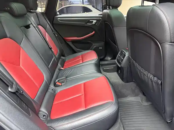 Porsche Macan 2021